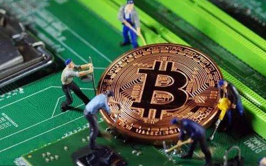比特币诞生年份与历史回顾|探讨数字货币的起源年代